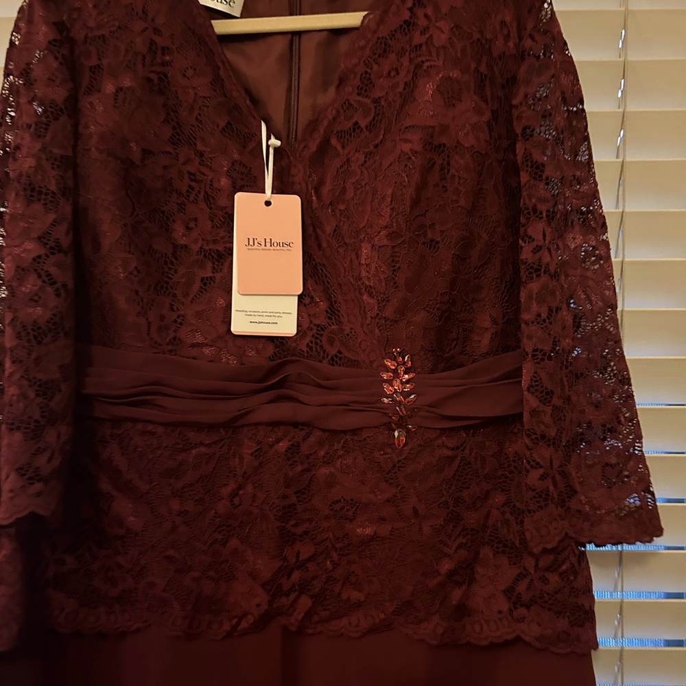 Lace, mother of the bride dress